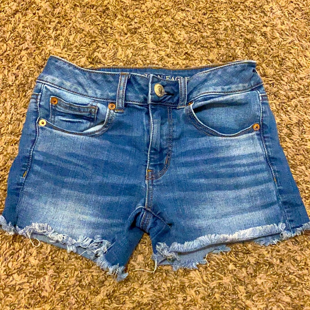 i’m selling American eagle jean shorts!